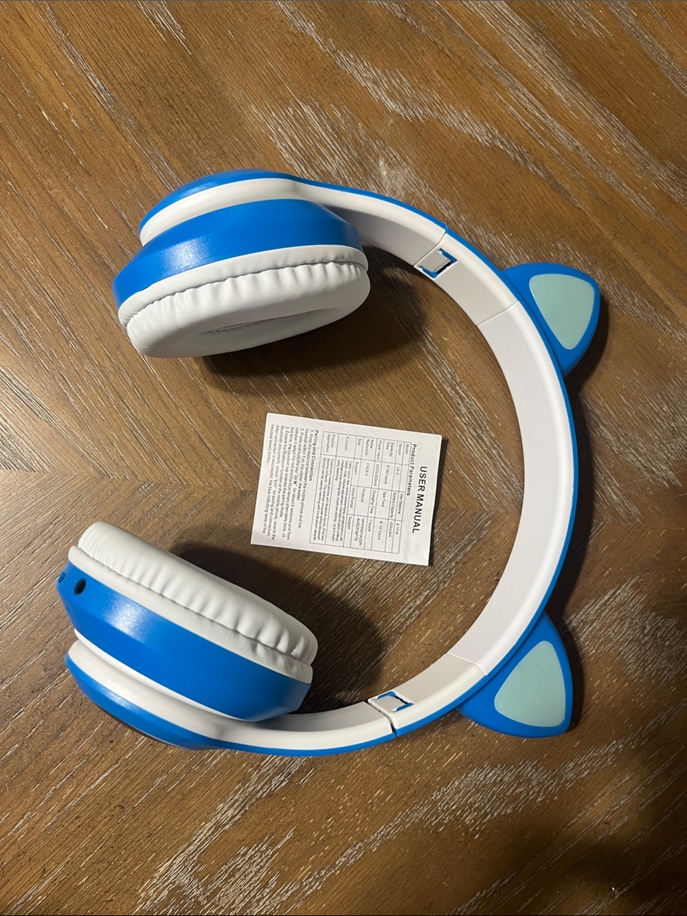 Kids Blue Wireless Over-Ear Headphones with Cat Ear Accent